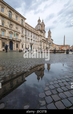 Piazza Navona mit Brunnen der vier Flüsse und der ägyptische Obelisk, Rom, Latium, Italien Stockfoto