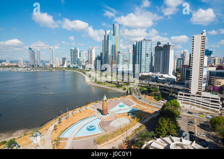 Die Skyline von Panama City, Panama, Mittelamerika