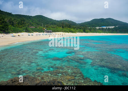 Türkisfarbene Wasser auf Furuzamami Strand, Zamami Insel Kerama Inseln, Okinawa, Japan, Asien Stockfoto