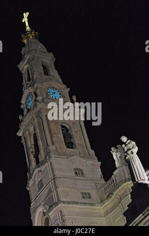 Heiligtum der Muttergottes von Fatima in der Nacht. in Fatima, Portugal Stockfoto