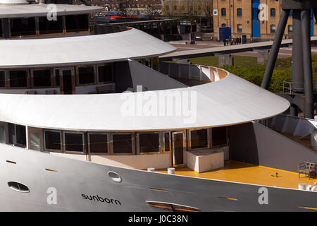 Nahaufnahme der Sunbourn Yacht Hotel, Royal Victoria Dock, Lonon Stockfoto