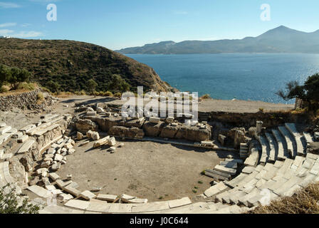 Ruinen des römischen Theaters, Plaka, Insel Milos, Kykladen, Griechenland Stockfoto