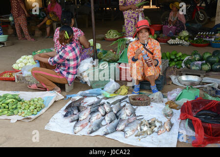 Lokalen Markt in Kampong Chhnang, Kambodscha Stockfoto