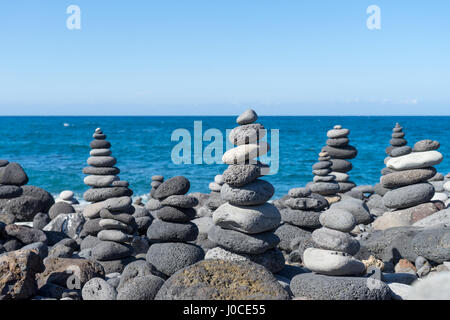 Lavasteine im Atlantic gestapelt / Stockfoto