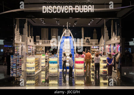 Entdecken Sie Dubai-Store in der Dubai Mall Stockfoto