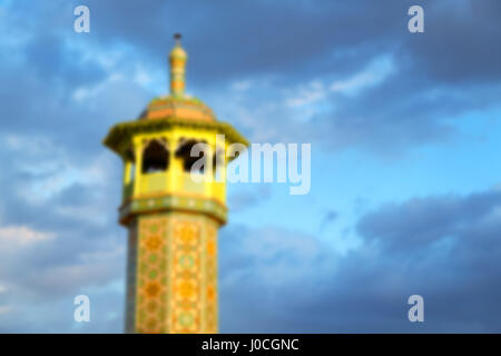 Bewegungsunschärfe in Iran islamische Mausoleum alte Architektur Moschee Minarett in der Nähe der Himmel Stockfoto