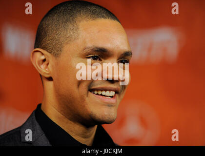 Trevor Noah kommt auf die Vielfalt und die Frauen im Film Emmy nominierte Feier gesponsert von Mercedes-Benz und Fiji-Wasser bei Gracias Madre am 18. September 2015 in Los Angeles, Kalifornien. Stockfoto