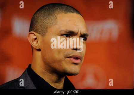 Trevor Noah kommt auf die Vielfalt und die Frauen im Film Emmy nominierte Feier gesponsert von Mercedes-Benz und Fiji-Wasser bei Gracias Madre am 18. September 2015 in Los Angeles, Kalifornien. Stockfoto