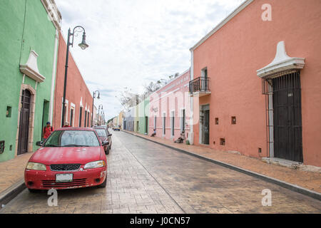 Valladolid, Mexiko - 14. März 2017: Blick auf die traditionellen Valladolid Altstadt. Stockfoto