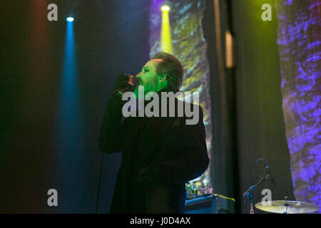 San Francisco, Kalifornien, USA. 11. April 2017. Dave Vanian von The Damned funktioniert bei The Fillmore am 11. April 2017 in San Francisco, Kalifornien. Bildnachweis: Das Foto Zugang/Alamy Live-Nachrichten Stockfoto