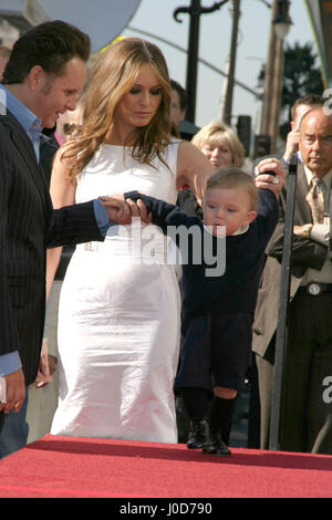 16. Januar 2007 - Los Angeles, CA, USA - Mark Burnett & Melania Trump & ihres Sohnes Barron.Donald Trump erhält einen Stern auf dem Hollywood gehen in der Fame.Los Angeles, CA. Januar 16, 2007.Â©2007 Kathy Hutchins / Hutchins Photo. (Kredit-Bild: © Kathy Hutchins / via ZUMA Draht über ZUMA Draht) Stockfoto