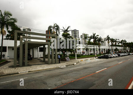 Osasco, Brasilien. 12. April 2017. Auf dem Foto, die Fassade des Osasco Präfektur im Großraum São Paulo. Justiz will Vermögenswerte des Bürgermeisters von Osasco, Rogério Lins (LWA) blockieren, was der Bürgermeister vorgeworfen wird, Einstellung von Mitarbeitern der Geist als ein Ratsherr. 13 andere Ratsmitglieder Korruption Schema beteiligt waren auch blockiert waren. Bildnachweis: Aloisio Mauricio/FotoArena/Alamy Live-Nachrichten Stockfoto