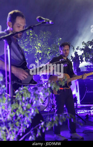 London, UK. 12. April 2017. British Sea Power, die live auf der Bühne im Shepherds Bush Empire für O2 in London. Foto: Mittwoch, 12. April 2017.  Bildnachweis: Roger Garfield/Alamy Live-Nachrichten Stockfoto