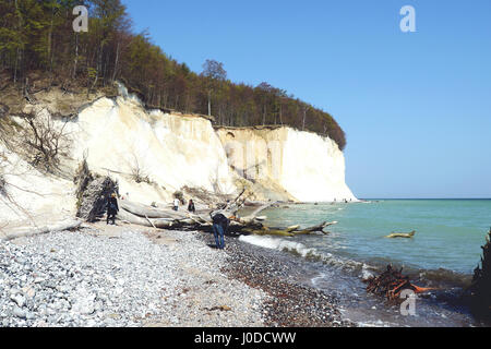 SASSNITZ, Mecklenburg-Vorpommern / Deutschland 19. April 2014: Kreide Klippen Felsen der Insel Rügen in Sassnitz (Deutschland) Stockfoto