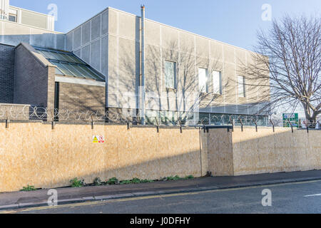 Kirklees Hochschule (ehemals Fachhochschule) auf Castigate, Huddersfield. Die Website wird jetzt aufgegeben Sanierung erwartet, nachdem das Kollegium verschoben. Stockfoto