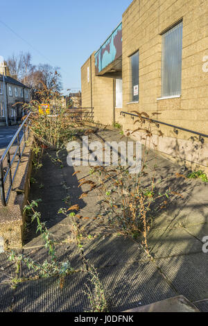 Kirklees Hochschule (ehemals Fachhochschule) auf Castigate, Huddersfield. Die Website wird jetzt aufgegeben Sanierung erwartet, nachdem das Kollegium verschoben. Stockfoto