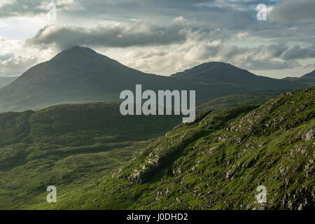 Errigal und Mackoght über die vergifteten Glen, aus Crockfadda, Derryveagh Mountains, County Donegal, Irland Stockfoto