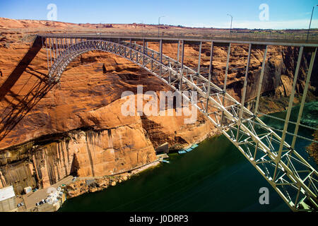 Glen Canyon Bridge und Wasserkraftwerk in Arizona Stockfoto