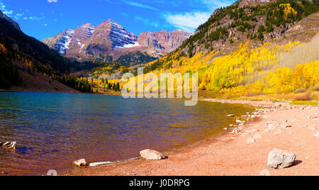 Maroon Bells Herbst Espe Bäume, Aspen, Colorado Stockfoto