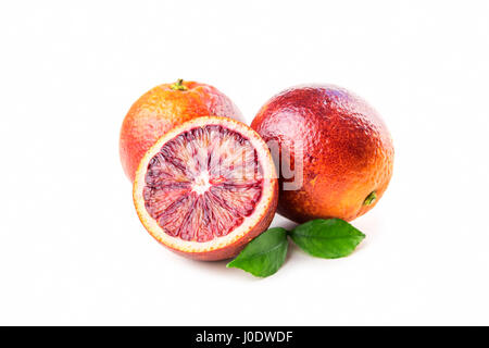 Roten sizilianischen Orangen isoliert auf weißem Hintergrund Stockfoto