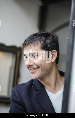 Porträt von Laurent Binet (Prix Interallie 2015) im Restaurant Lasserre 11.12.2015 © MOLLONA/Opale Stockfoto