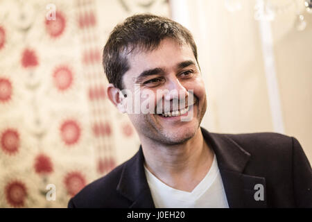 Porträt von Laurent Binet (Prix Interallie 2015) im Restaurant Lasserre 11.12.2015 © MOLLONA/Opale Stockfoto