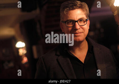 Laird Hunt - Remise du Grand Prix de Litterature Américaine 2015 au Restaurant Joe Allen 12.07.2015 © MOLLONA/Opale Stockfoto