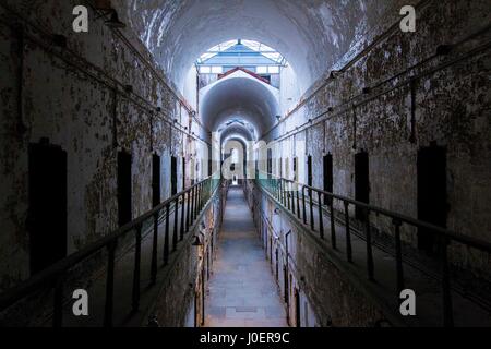 Eine verlassene Zellenblock an der Eastern State Penitentiary in Philadelphia, Pennsylvania. Stockfoto