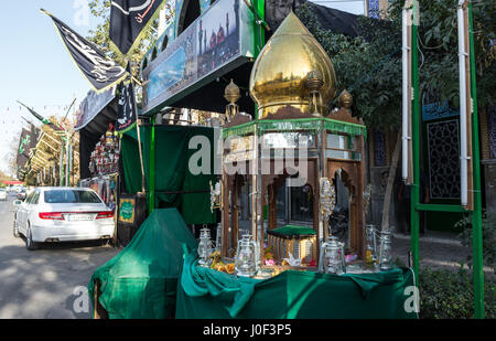 Nachbau des Imam Husayn Grab Ona Straße im Monat Muharram in Kashan, Hauptstadt von Kashan County von Iran Stockfoto