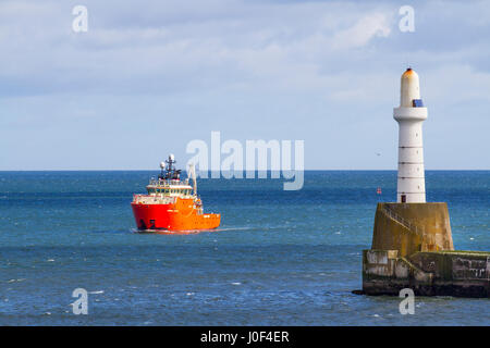 Grampian Conquest Standby Safety Vessel; ein Rettungsschiff für Notfälle in Aberdeen, Schottland, Großbritannien Stockfoto