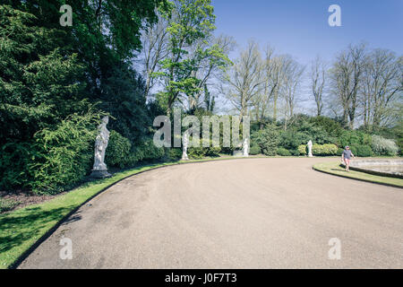 Waddesdon Manor ist ein Landhaus im Dorf Waddesdon, in Buckinghamshire, England. Es befindet sich in Aylesbury Vale Stockfoto