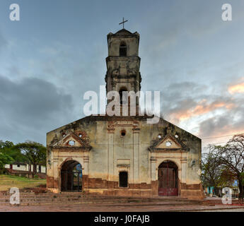 Ruinen der kolonialen Kirche Santa Ana in Trinidad, Kuba. Stockfoto