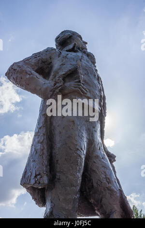 Blickte zu Skulptur / Statue des amerikanischen Präsidenten Thomas Jefferson in Paris, Frankreich Stockfoto