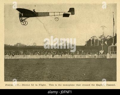 Bleriot XI im Flug Stockfoto