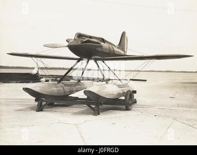 Golden Arrow, das Wasserflugzeug mit Napier Lion VIID Motor, Sieger von 1929-Schneider-Trophy. Stockfoto