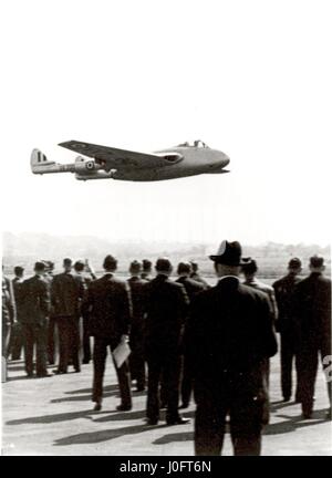 Demonstrationsflug von DH Vampire Fighter von Wing Commander P F Beamont, Mai 1949 Stockfoto