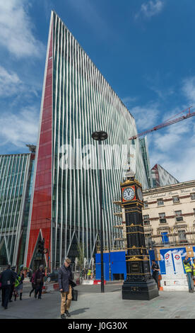 Der Uhrturm, bekannt als "Little Ben" in Belgravia, Victoria in London Stockfoto