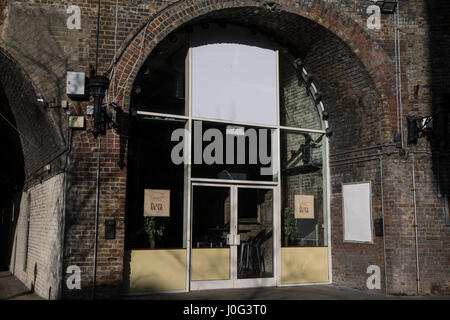 Windsor, Großbritannien. 2. März, 2017. Die unscharfe, Cocktailbar. Stockfoto Windsor, Großbritannien. 2. März, 2017. Die unscharfe, Cocktailbar. Stockfoto