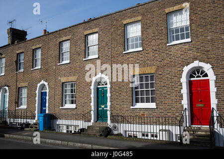 Windsor, UK. 2. März 2017. Periode Reihenhaus wohnen in Grove Road im Goldenen Dreieck von Windsor. Stockfoto Windsor, UK. 2. März 2017. Periode Reihenhaus wohnen in Grove Road im Goldenen Dreieck von Windsor. Stockfoto