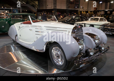 ESSEN, Deutschland - 6. April 2017: Bugatti Typ 57 c Gangloff Roadster Oldtimer auf der Techno Classica Essen Auto Show vorgestellt. Stockfoto