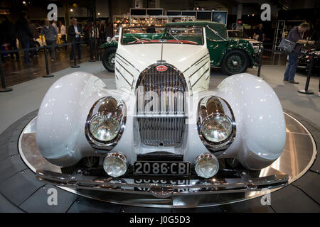 ESSEN, Deutschland - 6. April 2017: Bugatti Typ 57 c Gangloff Roadster Oldtimer auf der Techno Classica Essen Auto Show vorgestellt. Stockfoto