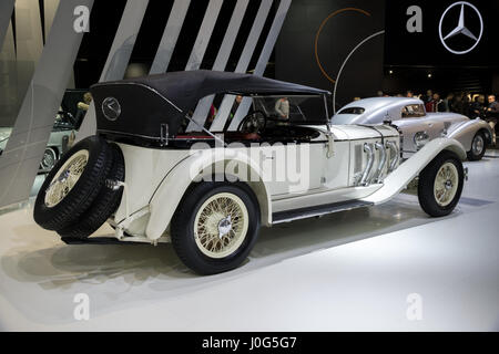 ESSEN, Deutschland - 6. April 2017: ein 1927 Mercedes Benz Typ S W06 Oldtimer auf der Techno Classica Essen Auto Show. Stockfoto