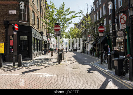 Blick nach Süden auf Lamb es Conduit Street in Bloomsbury, London, UK Stockfoto