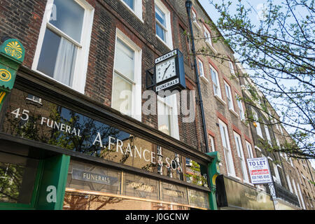 A. Frankreich & Sohn, Bestattungsinstitut auf Lamb es Conduit Street in Bloomsbury, London, UK Stockfoto