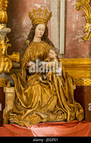 Figur des St. Mary Holding Jesuskind, barocke Kloster Kirche Mariä Himmelfahrt, St. Mary, Interieur, Kloster Fürstenfeld Stockfoto