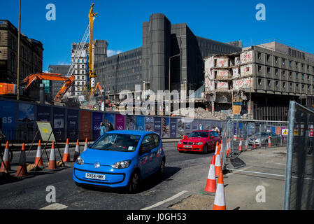 Abriss der St. James Centre in Edinburgh, erbaut in den 1970er Jahren, die die Seite geräumt ist, um Platz für ein neues Hotel, Läden und Wohnungen. Stockfoto