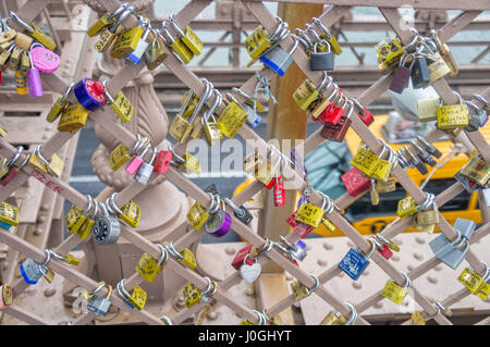 Liebesschlösser, Brooklyn Bridge in New York City (NYC) Stockfoto