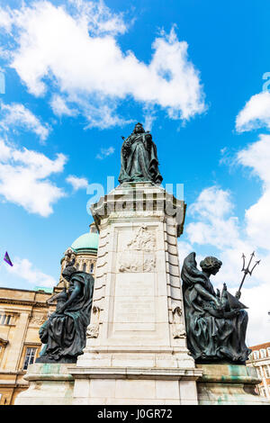 Königin Victoria Statue Hull City Centre Yorkshire UK England Königin Victoria Statuen Stockfoto