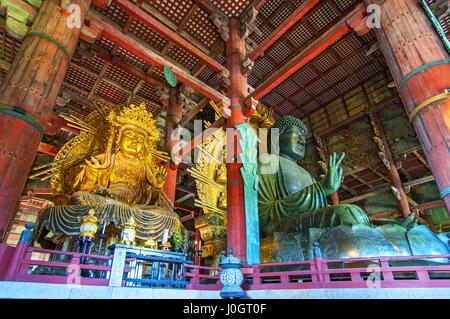 Todaiji Buddha. Es gilt als die weltweit größte Bronzestatue des Buddha Vairocana in Nara, Japan. Stockfoto