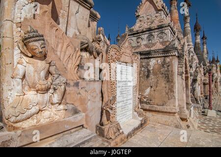 Kakku Pagoden sind fast 2500 schöne Stein Stupas, die versteckt in einem abgelegenen Gebiet von Myanmar in der Nähe der Inle See. Dieser heilige Ort ist auf dem Gebiet der t Stockfoto